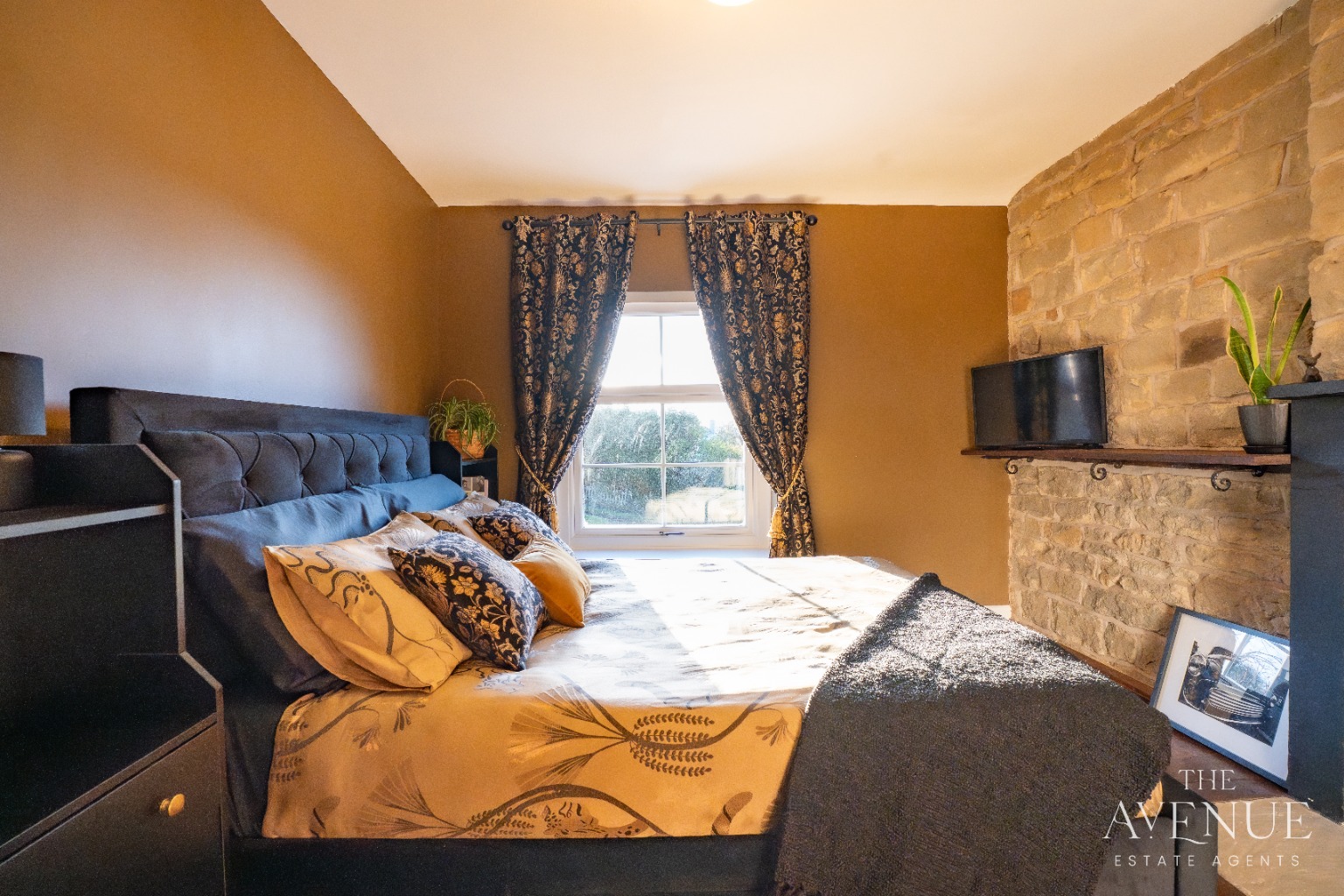 2 bed terraced house for sale in Bingley, West Yorkshire, BD16  - Property Image 16