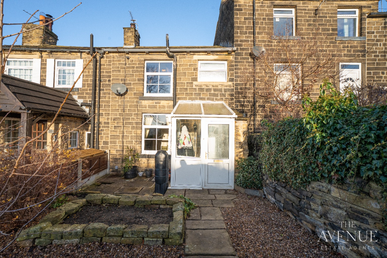 2 bed terraced house for sale in Bingley, West Yorkshire, BD16  - Property Image 1