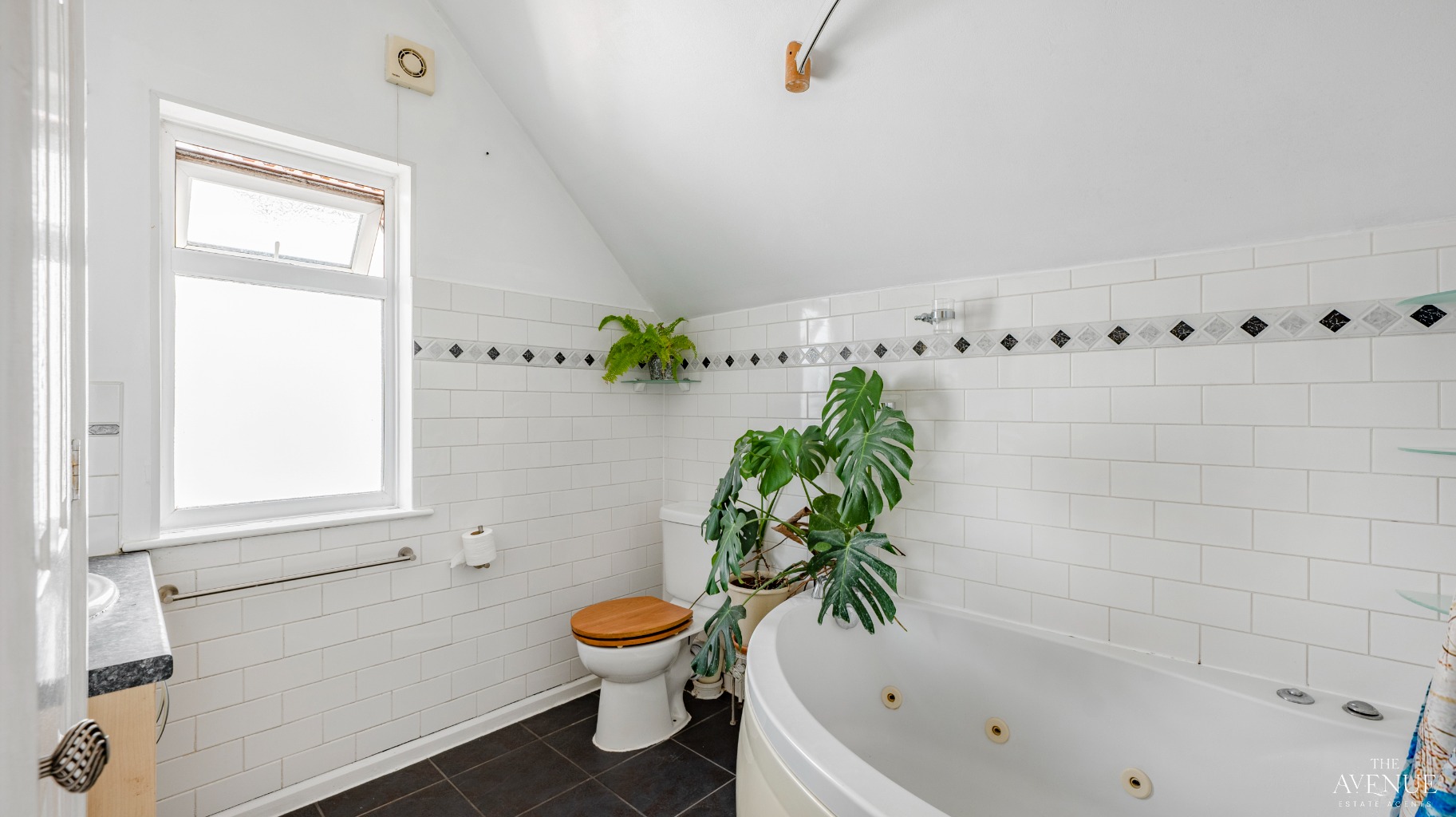 2 bed cottage for sale in Pattingham Road, Perton, Wolverhampton, Staffordshire, WV6 7HD  - Property Image 5