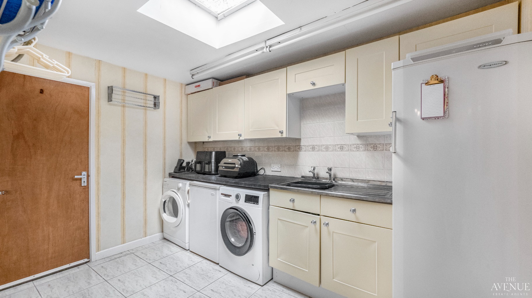 5 bed detached bungalow for sale in Gorway Road, Walsall, West Midlands, WS1  - Property Image 18