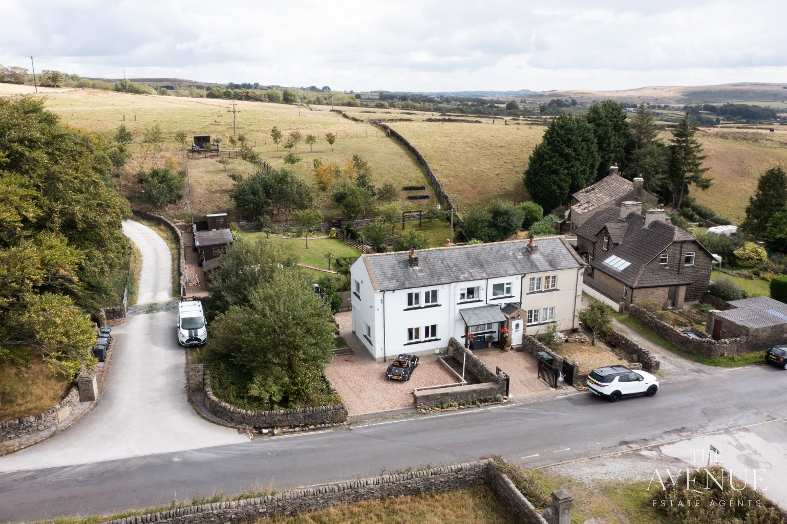3 bed semi-detached house for sale in Heights Lane, Eldwick, Bingley, West Yorkshire, BD16  - Property Image 3