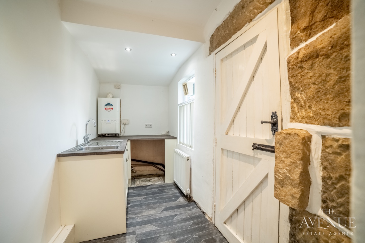 2 bed terraced house for sale in Micklefield Lane, Rawdon, Leeds, West Yorkshire, LS19  - Property Image 10