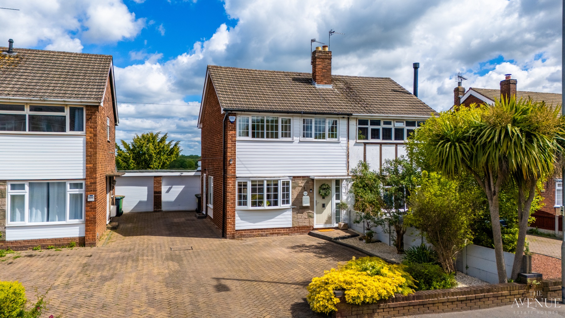 3 bed semi-detached house for sale in Barns Lane, Walsall, West Midlands, WS4 - Property Image 1