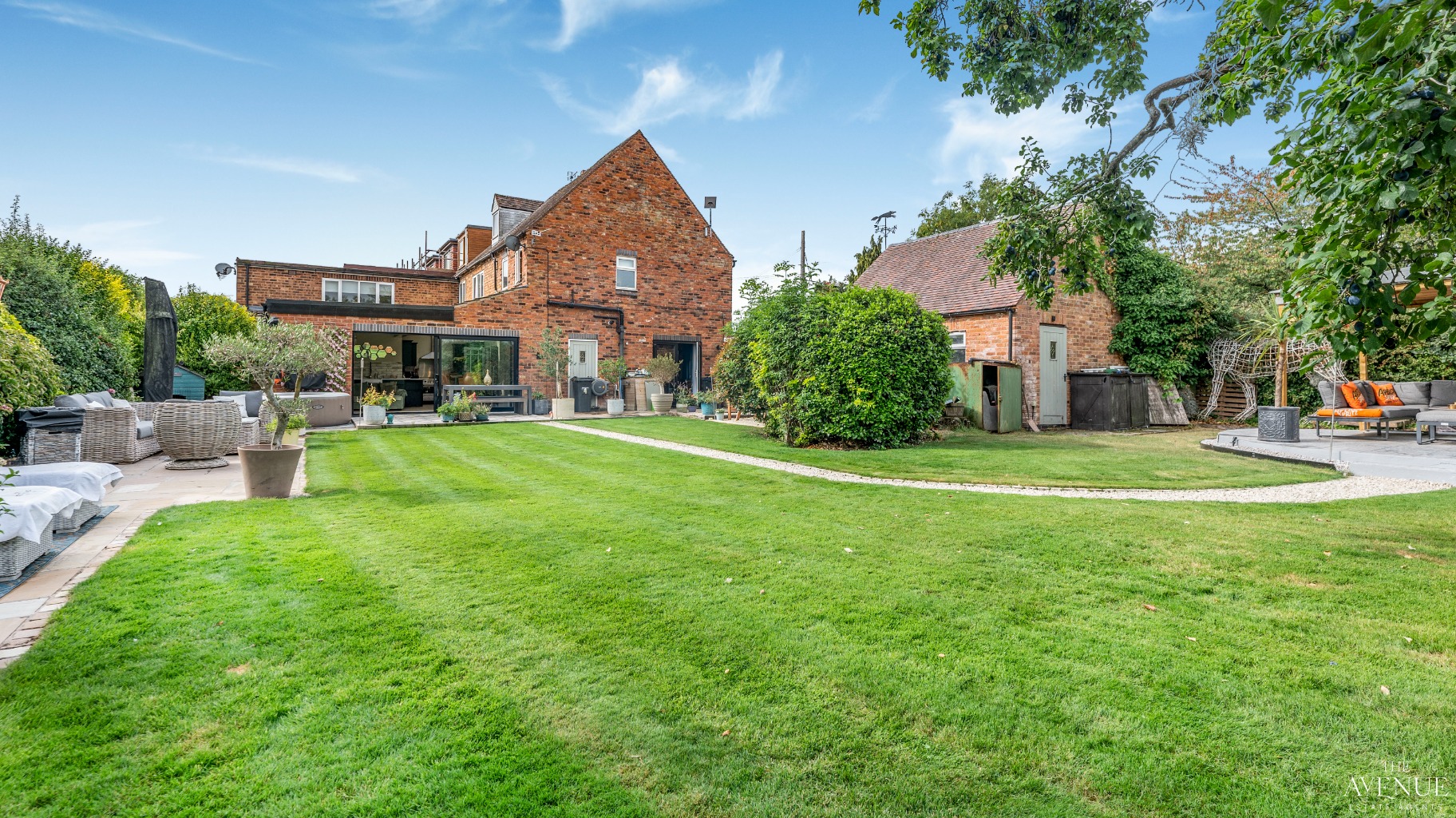 3 bed end of terrace house for sale in 4 Wiggins Hill Cottage, Sutton Coldfield, B76  - Property Image 4