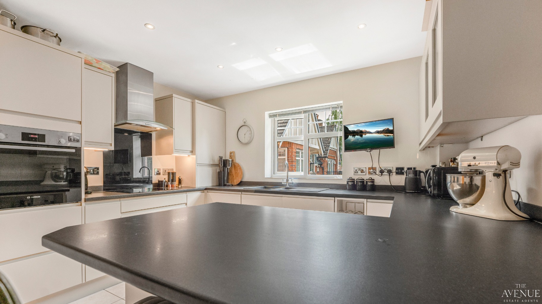 3 bed flat for sale in Sutton Coldfield, West Midlands, B74 9