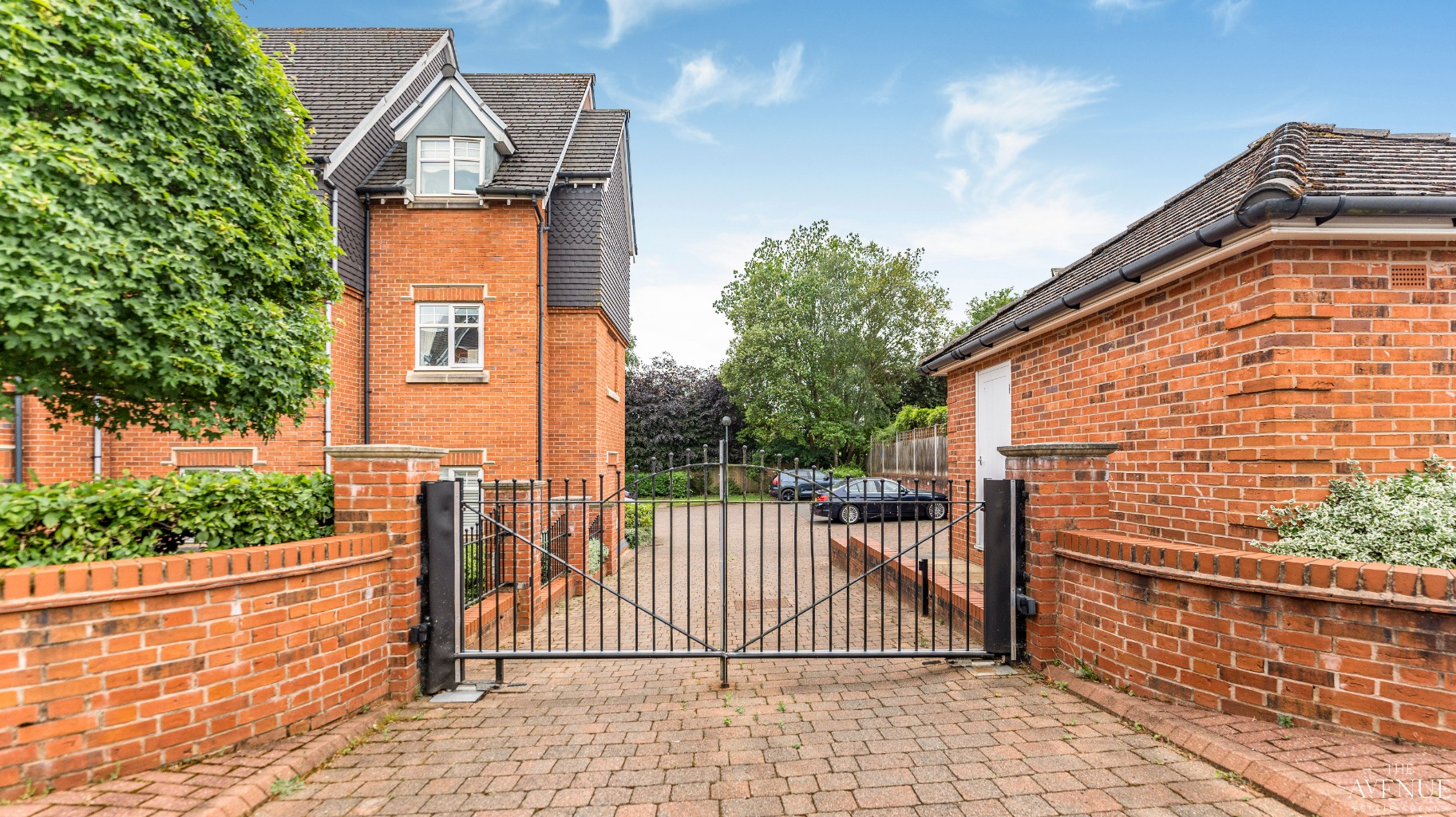 3 bed flat for sale in Sutton Coldfield, West Midlands, B74 23
