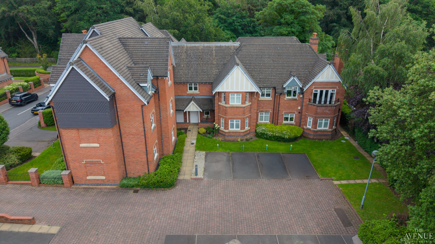 3 bed flat for sale in Sutton Coldfield, West Midlands, B74 24