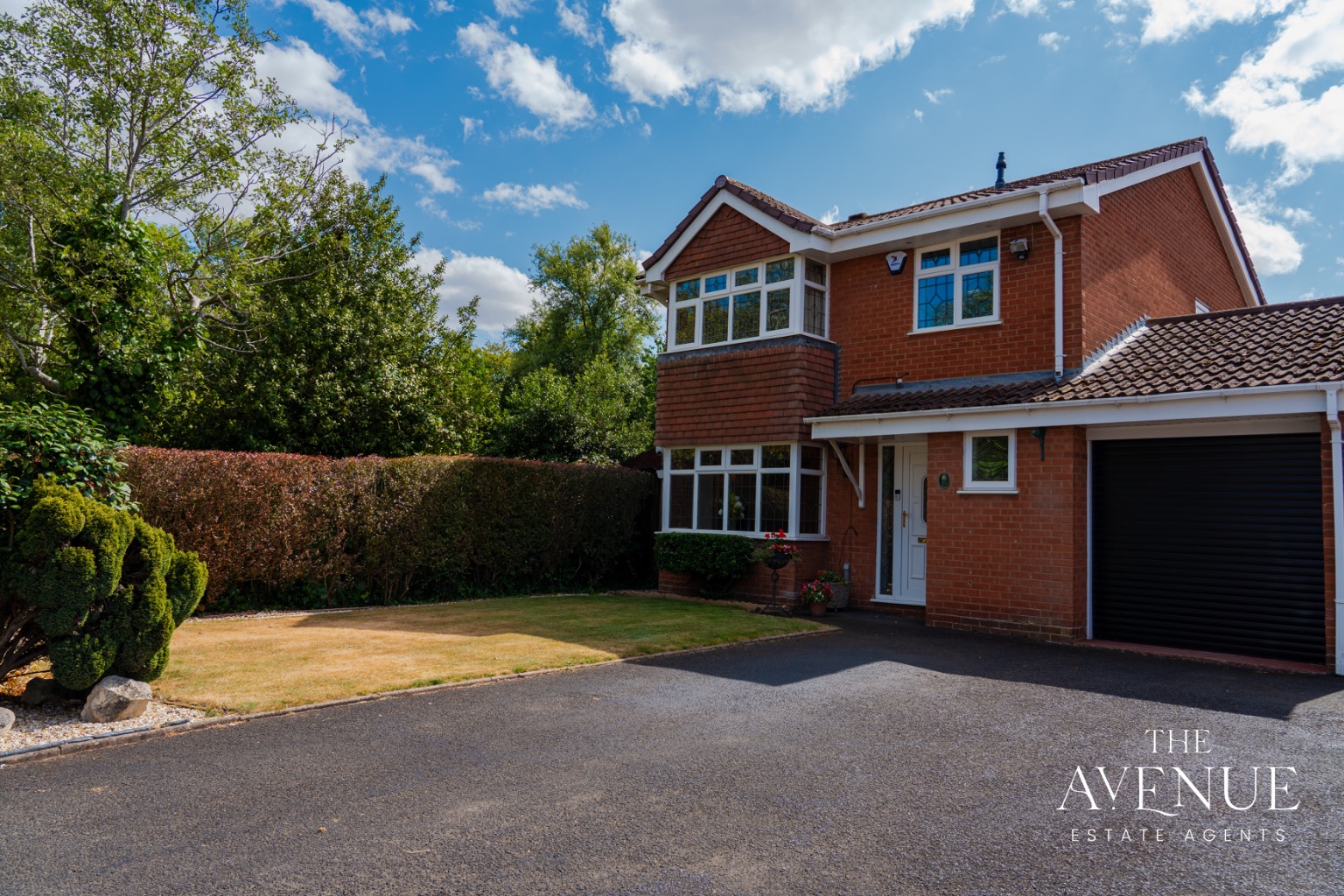 4 bed detached house for sale in Radbourne Drive, Halesowen 1