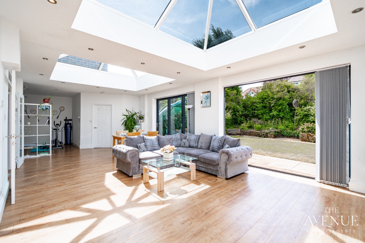 5 bed detached house for sale in 10 Marlborough Road, Woodthorpe, Nottingham, Nottinghamshire, NG5 4FG 1