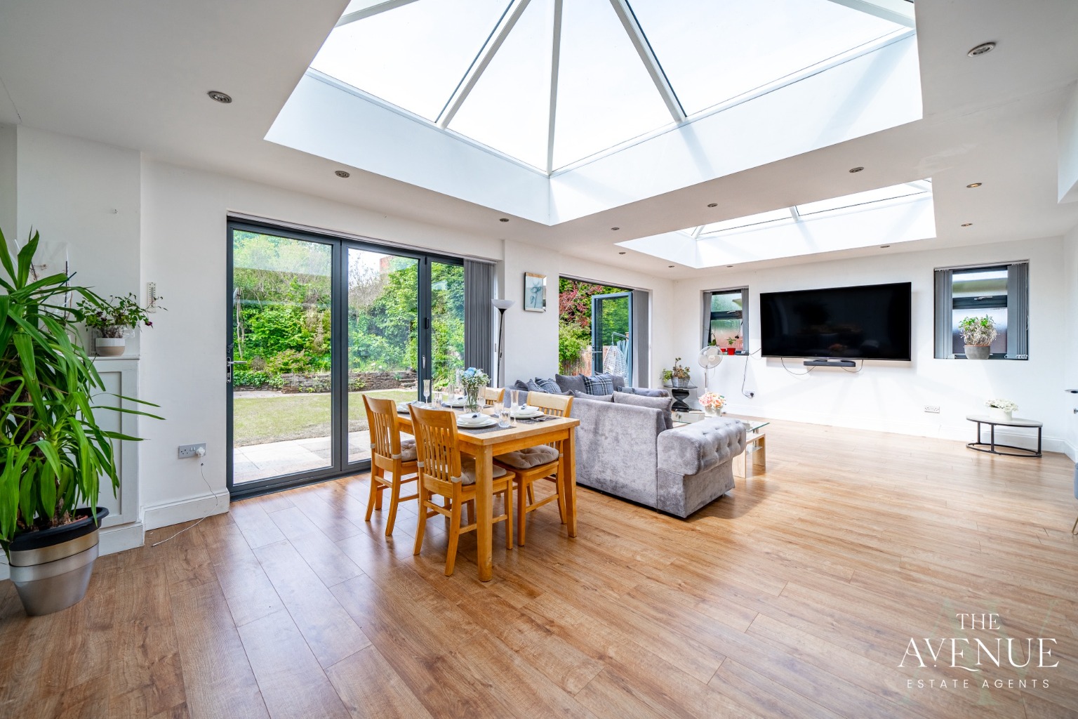 5 bed detached house for sale in 10 Marlborough Road, Woodthorpe, Nottingham, Nottinghamshire, NG5 4FG 7