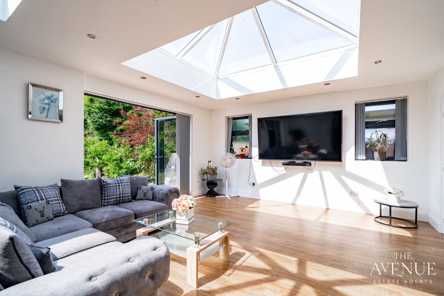 5 bed detached house for sale in 10 Marlborough Road, Woodthorpe, Nottingham, Nottinghamshire, NG5 4FG 5