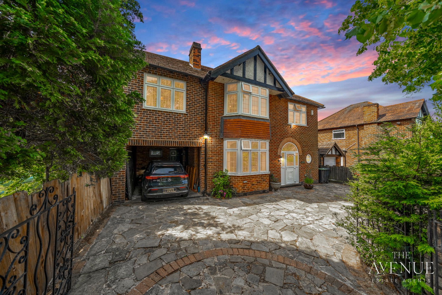 5 bed  for sale in 10 Marlborough Road, Woodthorpe, Nottingham, Nottinghamshire, NG5 4FG