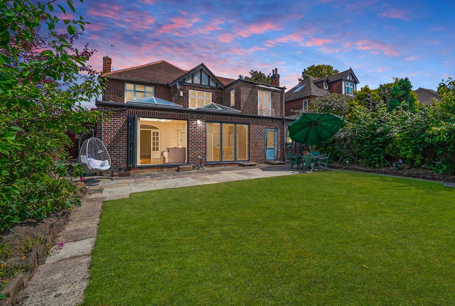 5 bed detached house for sale in 10 Marlborough Road, Woodthorpe, Nottingham, Nottinghamshire, NG5 4FG  - Property Image 1