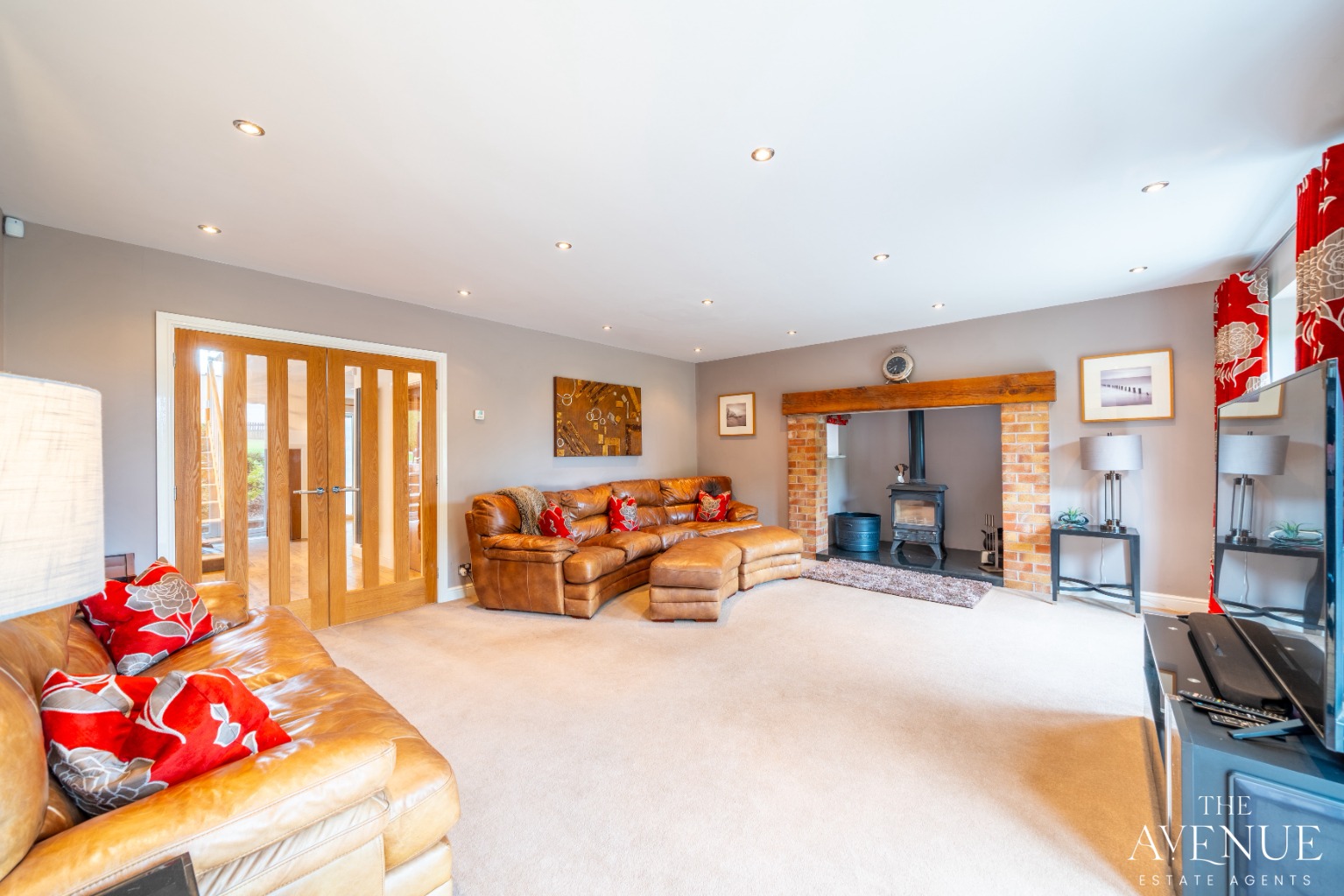 5 bed detached house for sale in 54 Burnside Grove, Tollerton , NG12 4EB  - Property Image 3
