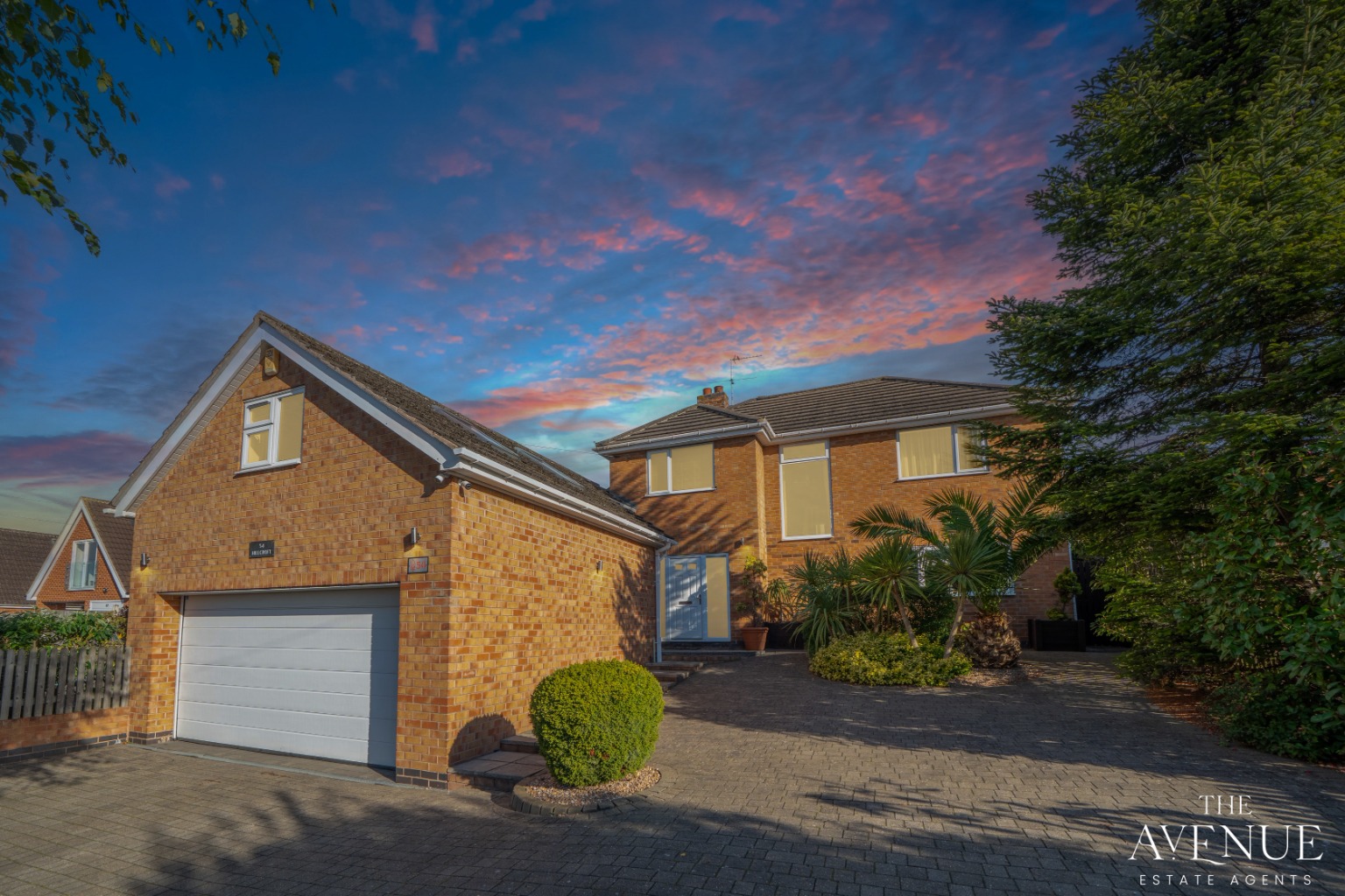5 bed detached house for sale in 54 Burnside Grove, Tollerton , NG12 4EB