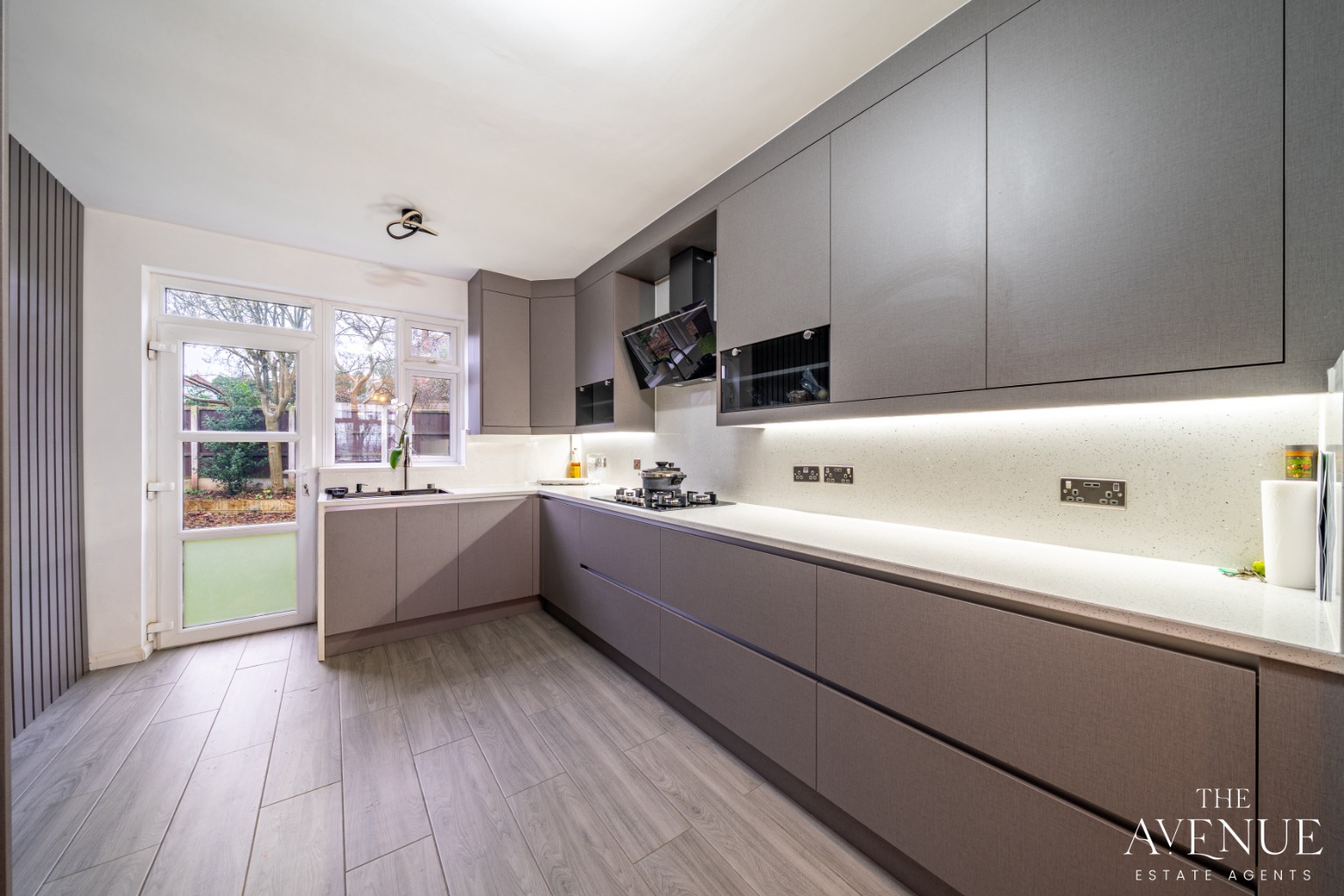 3 bed detached house for sale in 90 Greythorn Drive, West Bridgford,Excellent school catchment, plus planning permission! No chain!! 10