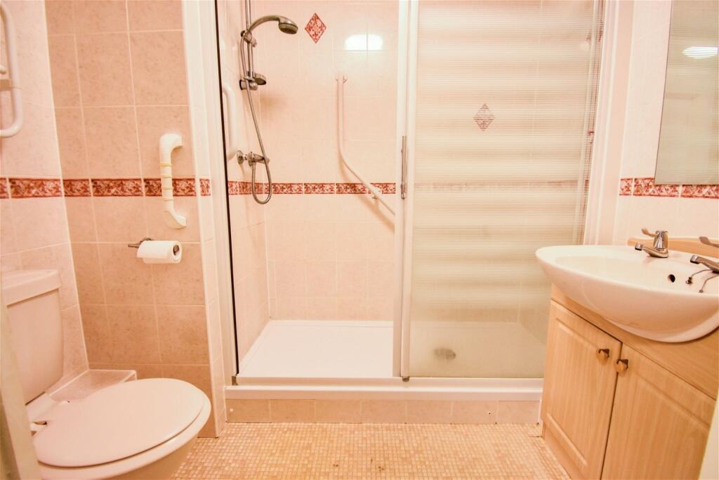 1 bed flat for sale in Broomfield Road, Chelmsford, Essex, CM1  - Property Image 5