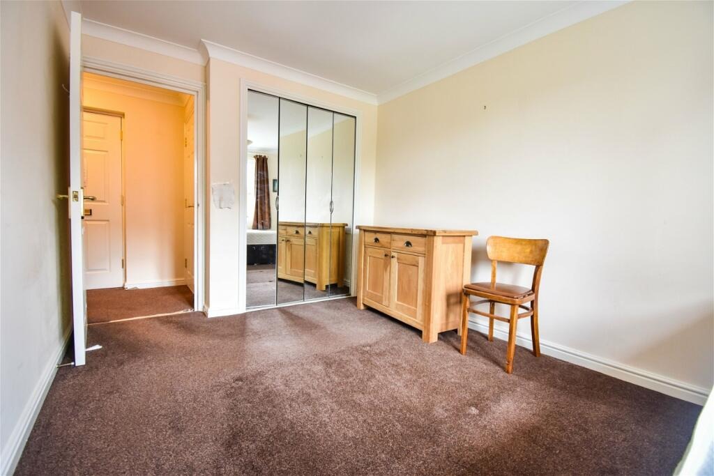 1 bed flat for sale in Broomfield Road, Chelmsford, Essex, CM1 3
