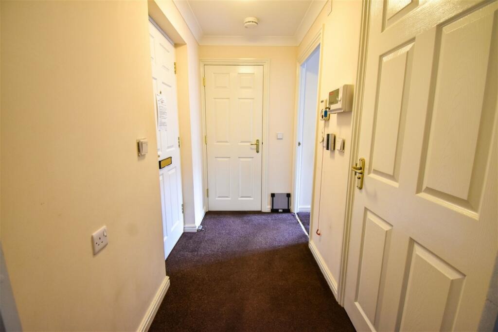 1 bed flat for sale in Broomfield Road, Chelmsford, Essex, CM1 1