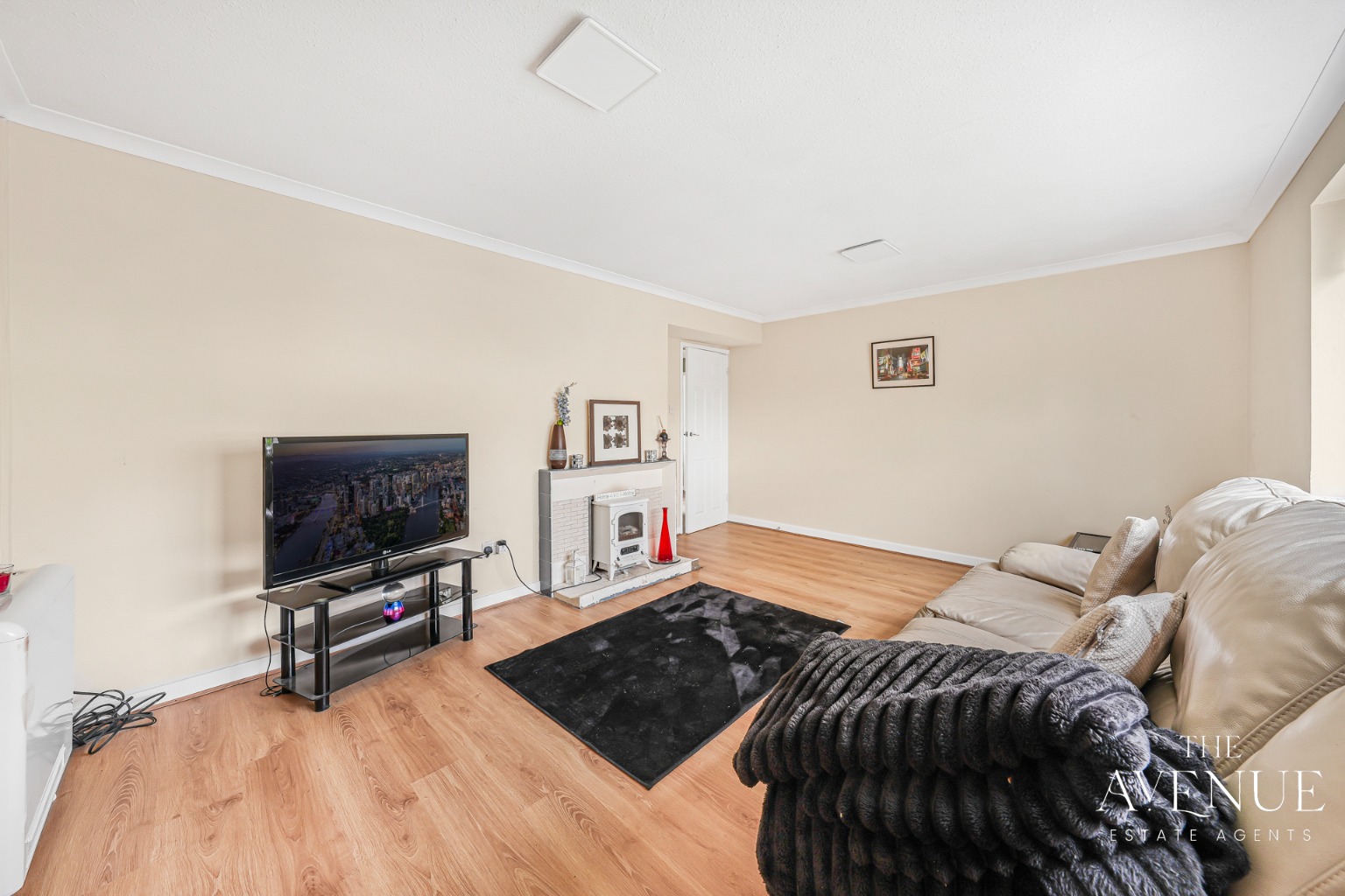4 bed detached bungalow for sale in Sarcel, Stisted, Braintree, Essex, CM77  - Property Image 4