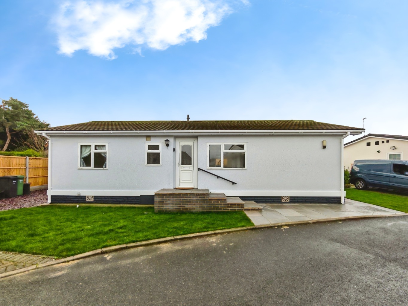 2 bed park home for sale in Coggeshall Road, Braintree, Essex, CM7 16