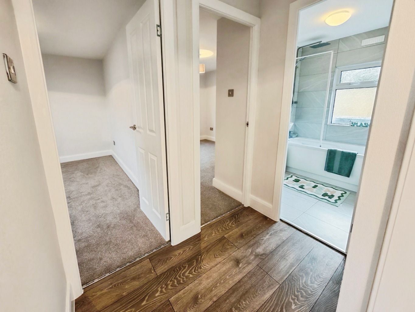 2 bed park home for sale in Coggeshall Road, Braintree, Essex, CM7 - Property Image 3