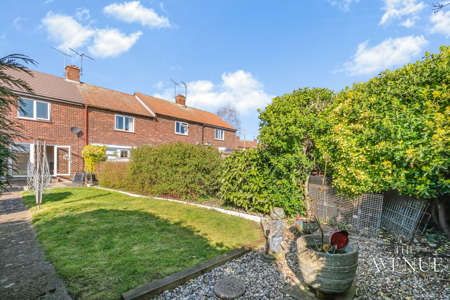 2 bed terraced house for sale in Derwent Way, Chelmsford, Essex, CM1 15