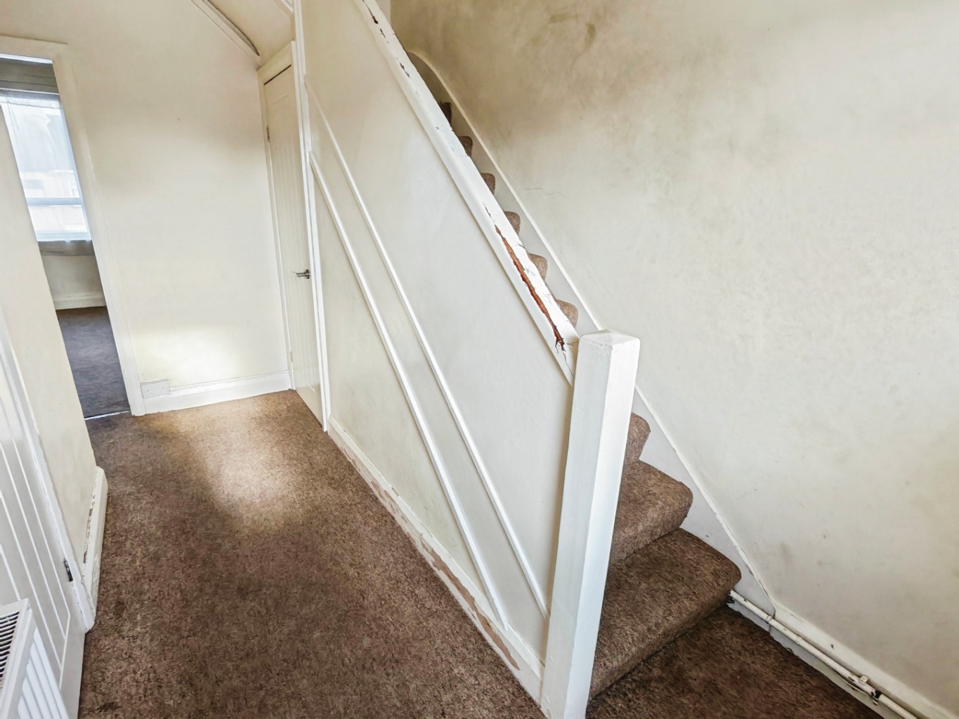 3 bed maisonette for sale in Fencepiece Road, Ilford, Greater London, IG6  - Property Image 5