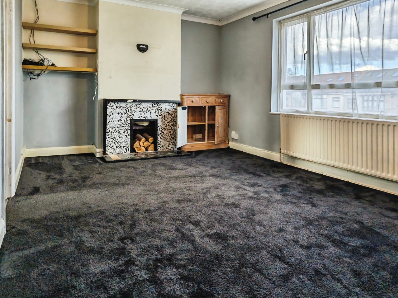 3 bed maisonette for sale in Ilford, Greater London, IG6  - Property Image 3