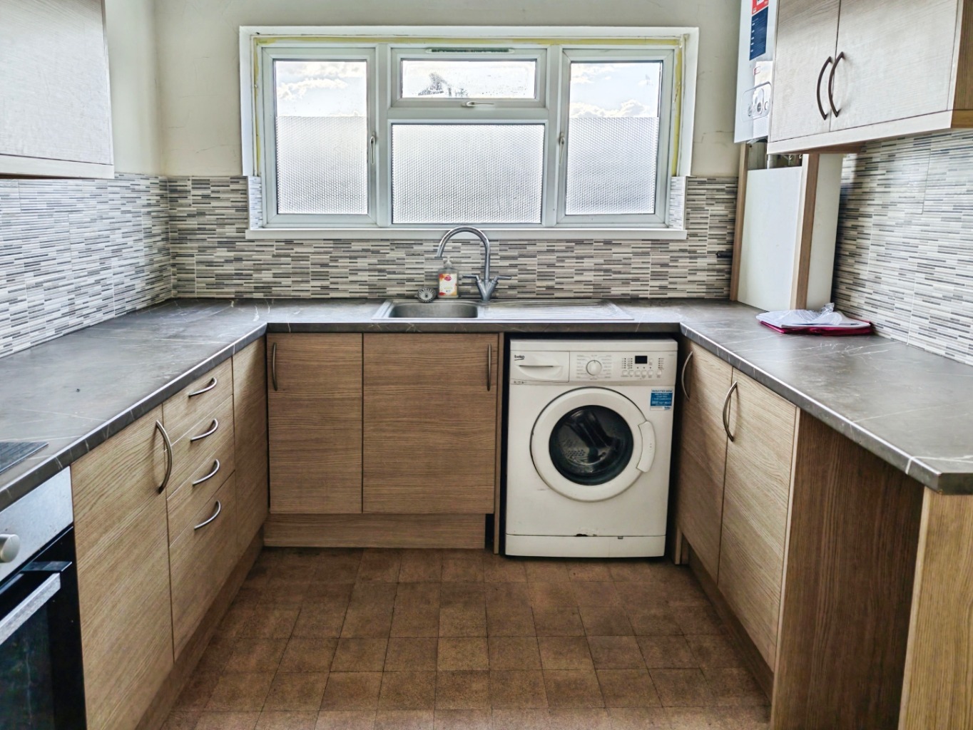 3 bed maisonette for sale in Ilford, Greater London, IG6 4