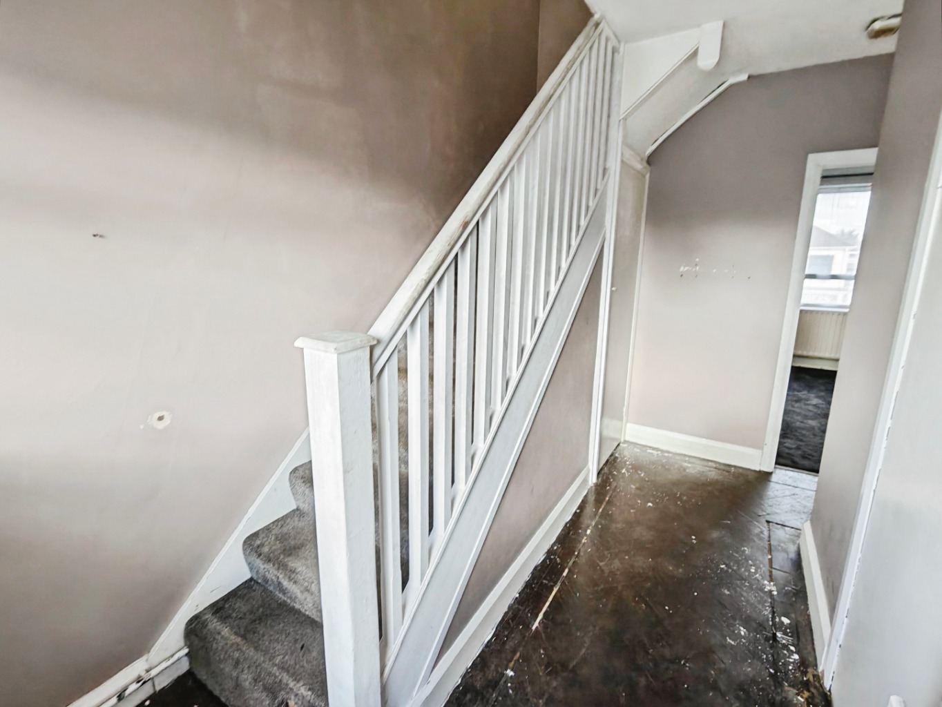 3 bed maisonette for sale in Ilford, Greater London, IG6 6