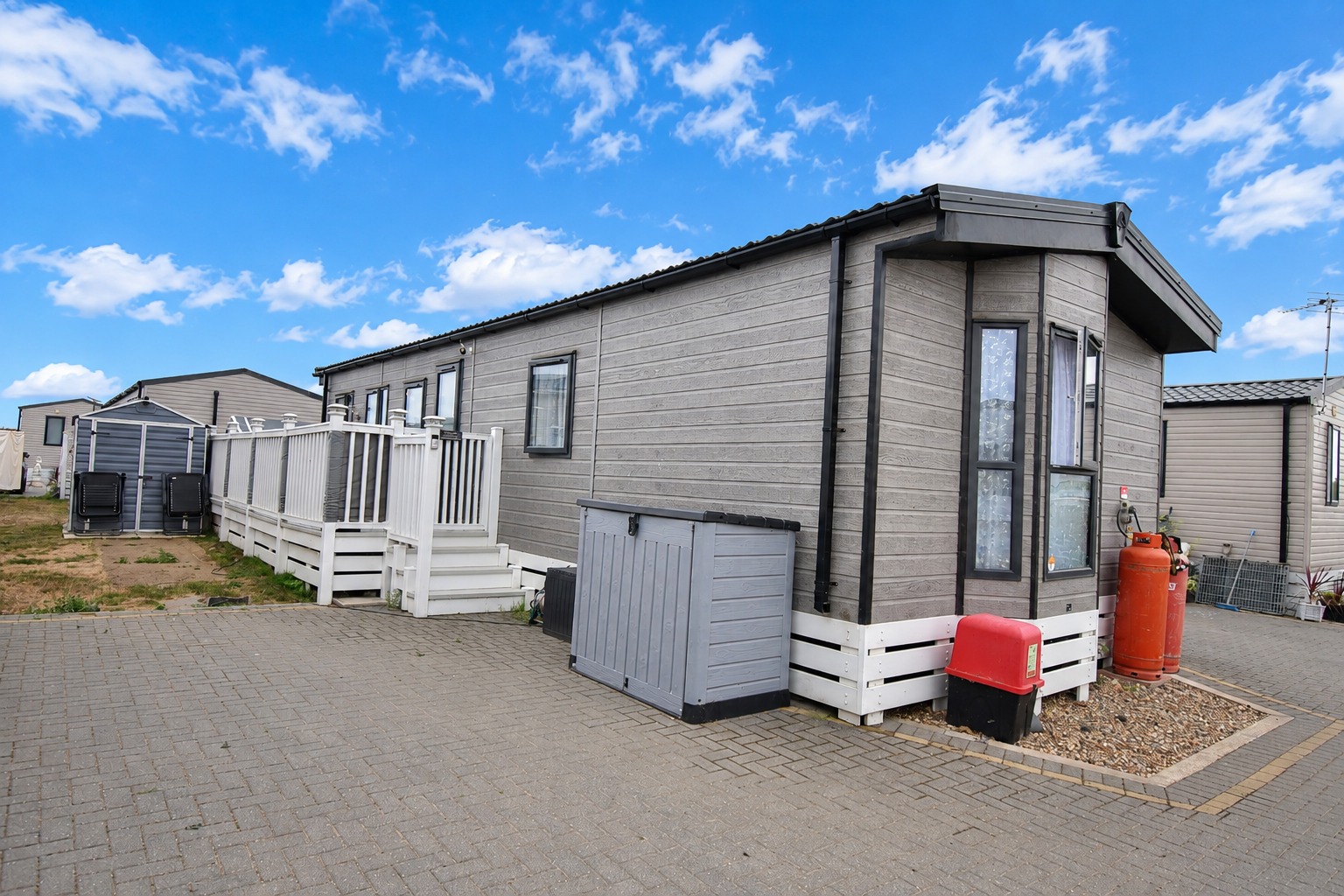 2 bed caravan for sale in Burnham-On-Crouch, Essex, CM0