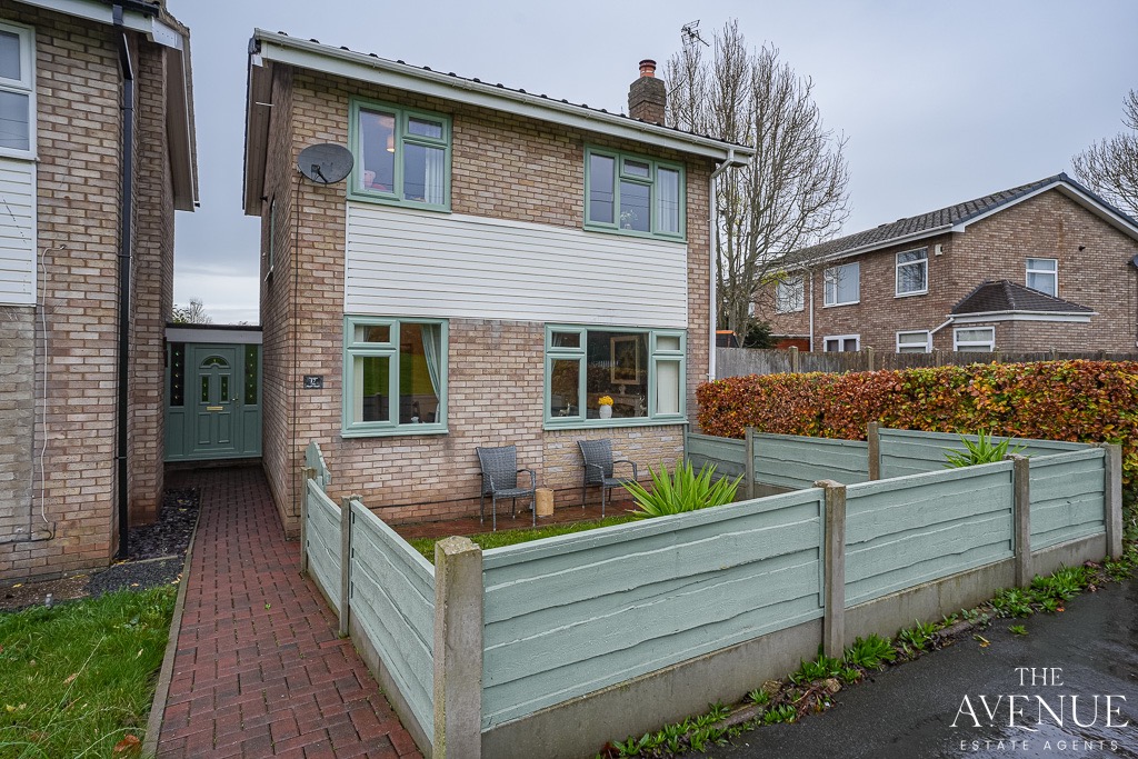 3 bed link detached house for sale in Launceston Close, Winsford, Cheshire, CW7 1LY  - Property Image 1