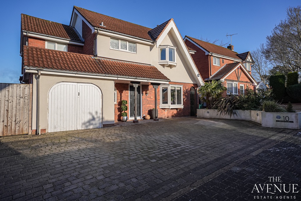 4 bed detached house for sale in 10, Denton Close, Westbury Park, Newcastle, ST5 4JP 2