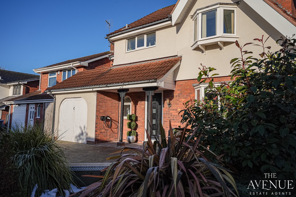 4 bed detached house for sale in 10, Denton Close, Westbury Park, Newcastle, ST5 4JP 7