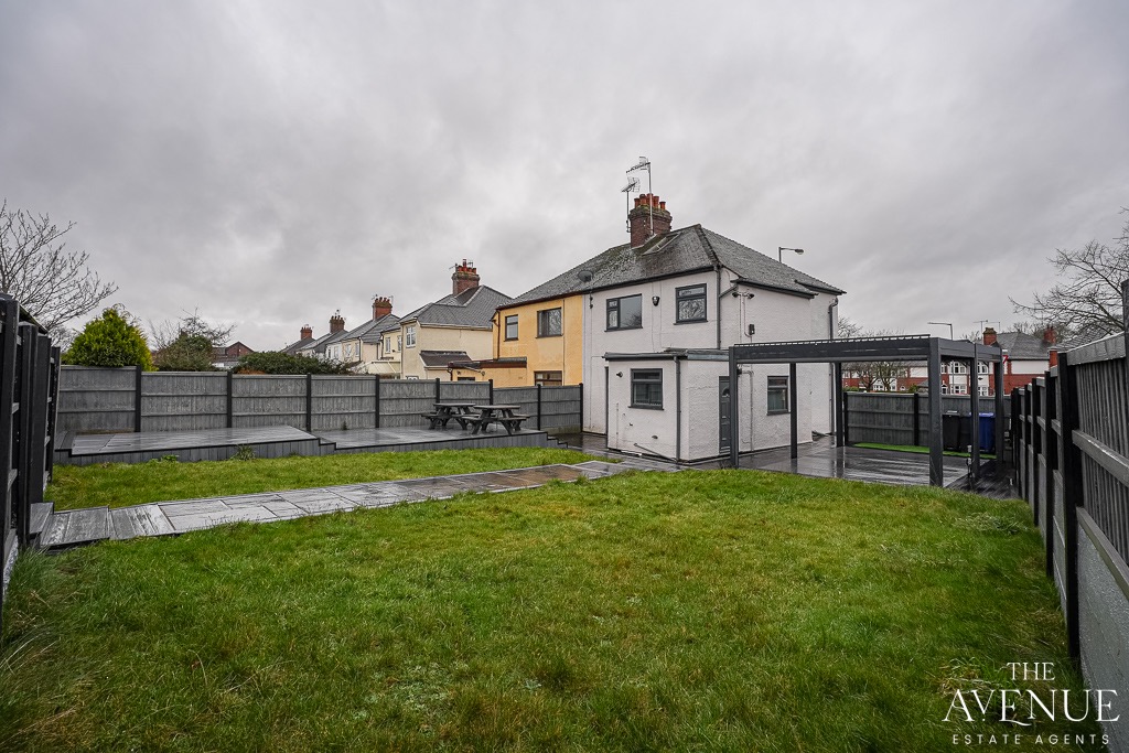 3 bed semi-detached house for sale in Dimsdale Parade West, Newcastle, Staffordshire, ST5 8DZ  - Property Image 5
