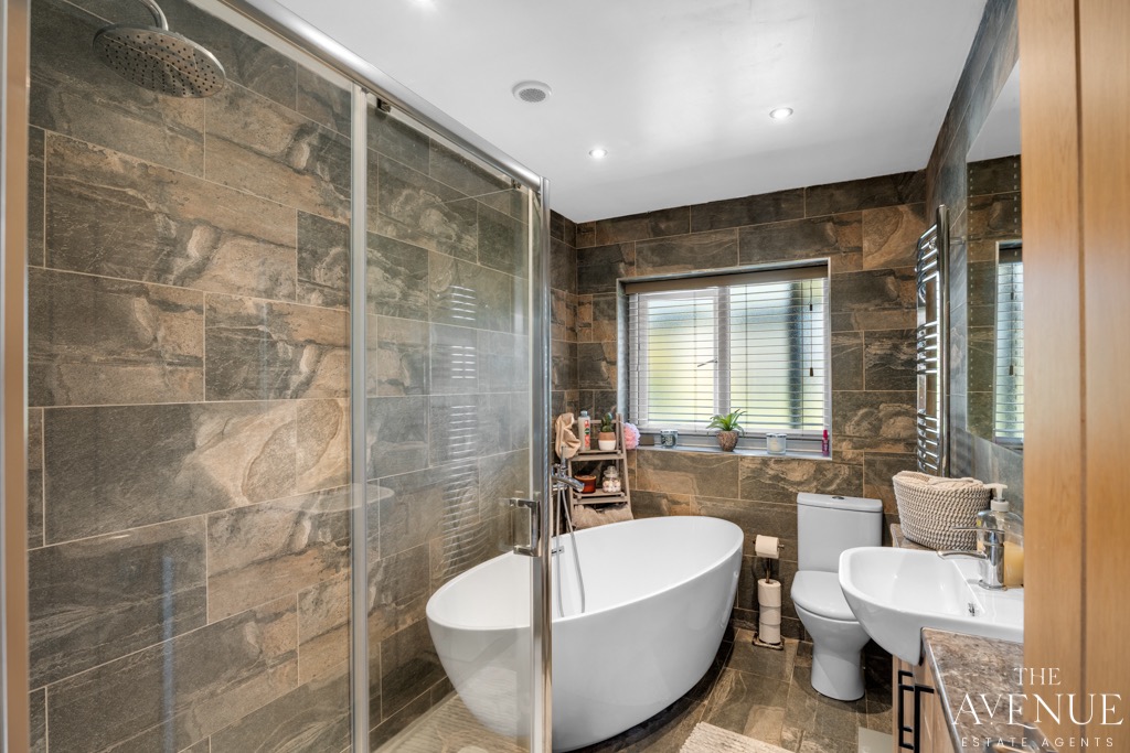 3 bed detached bungalow for sale in Hillview Crescent, Baldwins Gate, Newcastle, Staffordshire, ST5 3