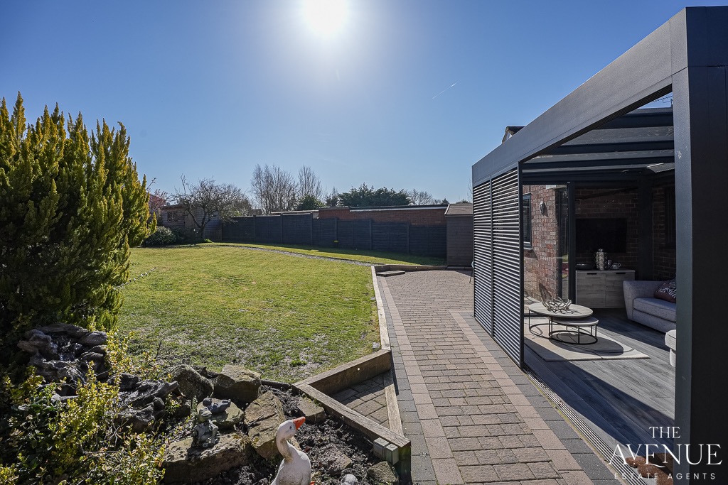 3 bed detached bungalow for sale in Hillview Crescent, Baldwins Gate, Newcastle, Staffordshire, ST5 18