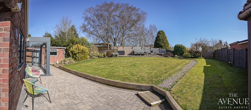 3 bed detached bungalow for sale in Hillview Crescent, Baldwins Gate, Newcastle, Staffordshire, ST5 41