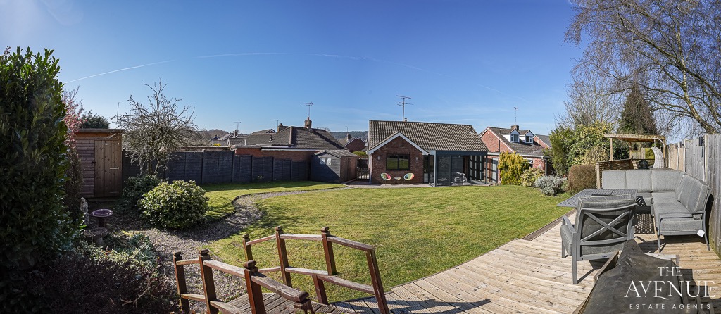 3 bed detached bungalow for sale in Hillview Crescent, Baldwins Gate, Newcastle, Staffordshire, ST5 4