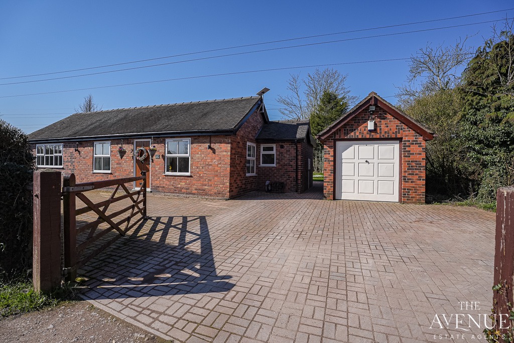 3 bed detached bungalow for sale in Blythe View, Leigh Crossing, Leigh, Stoke-on-trent, Staffordshire, ST10  - Property Image 37