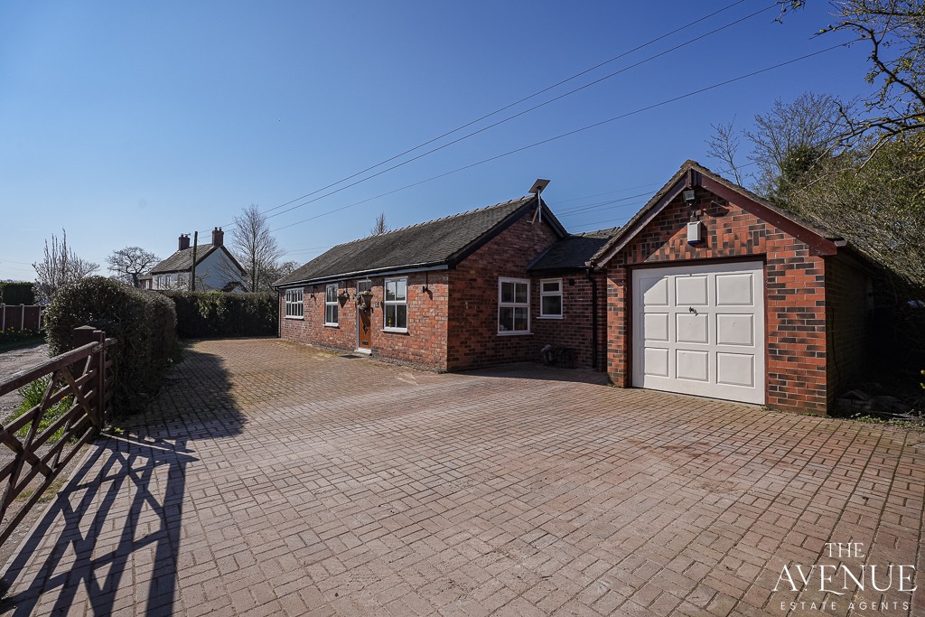 3 bed detached bungalow for sale in Blythe View, Leigh Crossing, Leigh, Stoke-on-trent, Staffordshire, ST10 7