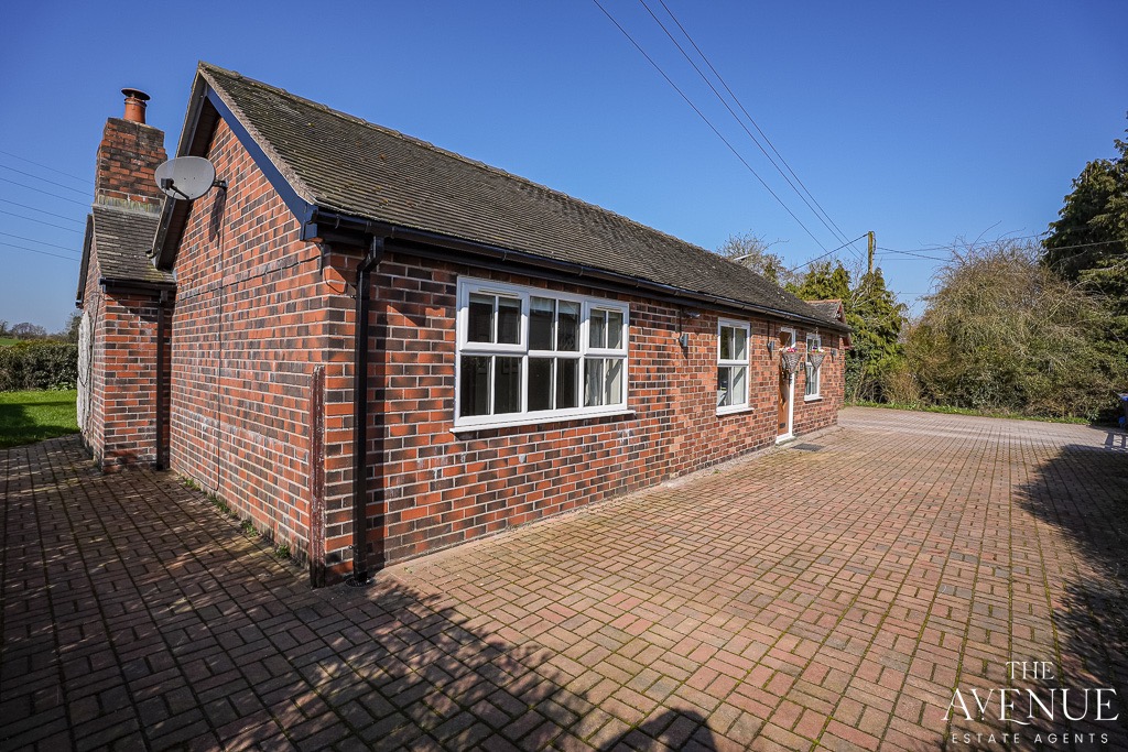 3 bed detached bungalow for sale in Blythe View, Leigh Crossing, Leigh, Stoke-on-trent, Staffordshire, ST10 37