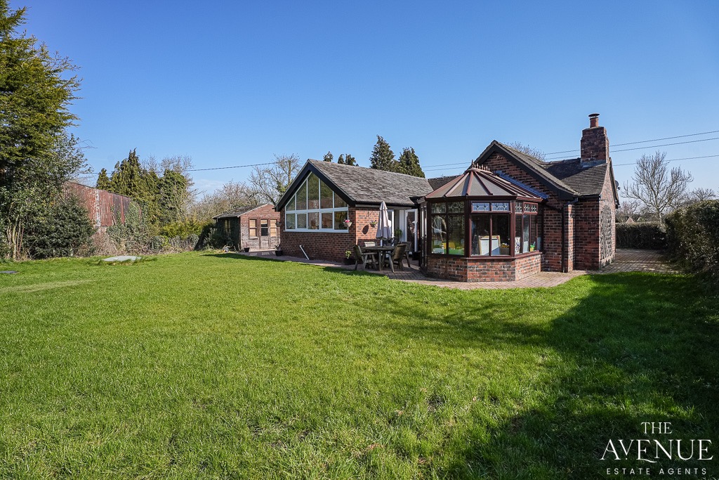 3 bed detached bungalow for sale in Blythe View, Leigh Crossing, Leigh, Stoke-on-trent, Staffordshire, ST10 34