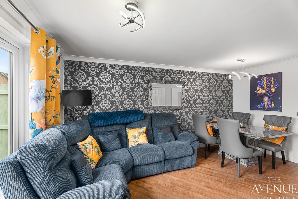 3 bed town house for sale in London Road, Oakhill, Stoke-on-Trent, ST4 13