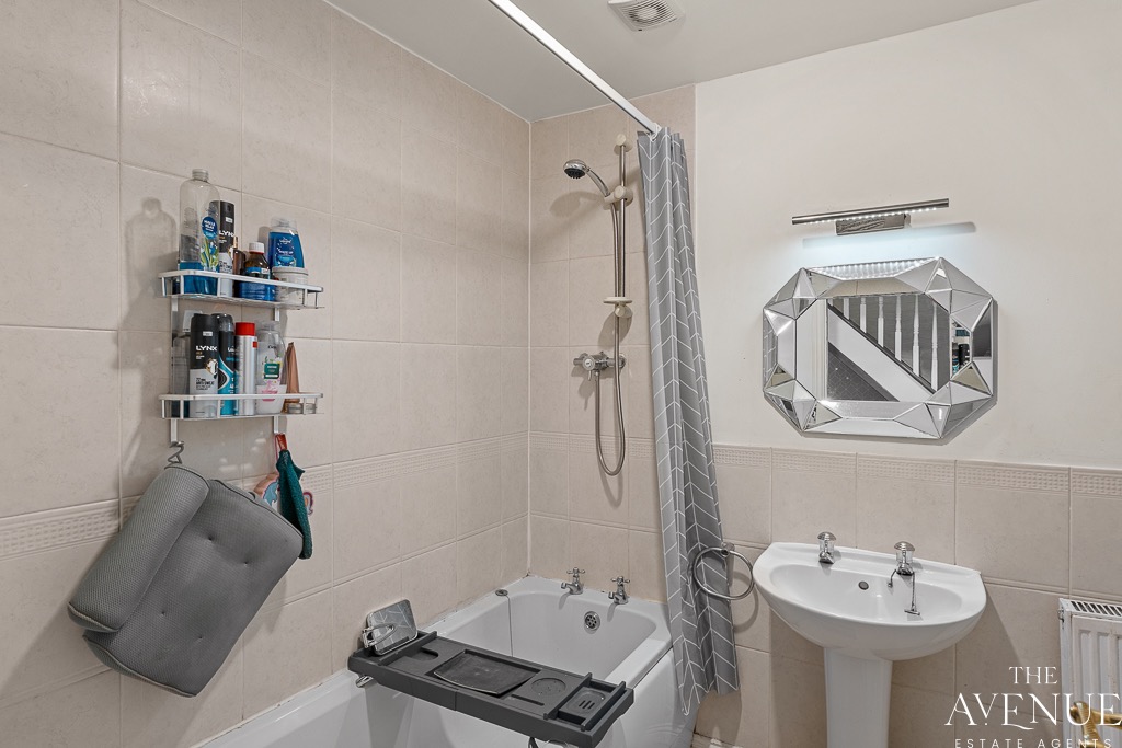 3 bed town house for sale in London Road, Oakhill, Stoke-on-Trent, ST4 21