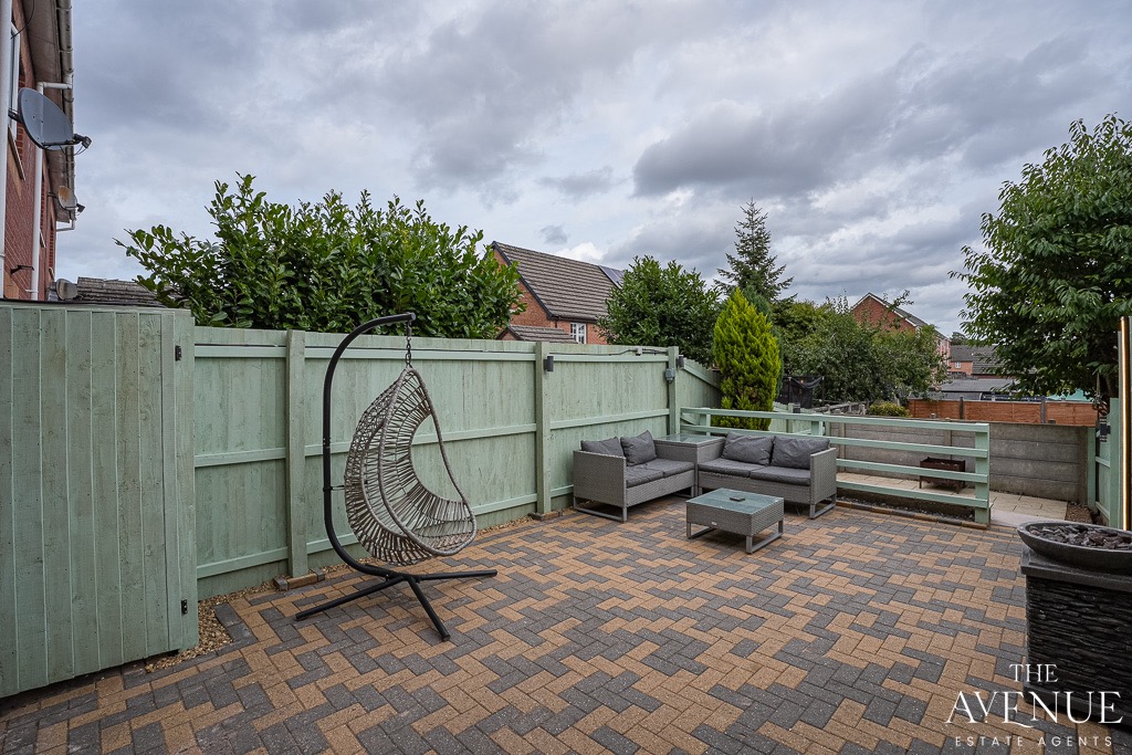 3 bed town house for sale in London Road, Oakhill, Stoke-on-Trent, ST4 31