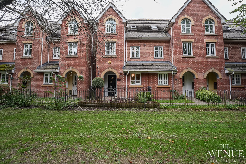 3 bed town house for sale in London Road, Oakhill, Stoke-on-Trent, ST4