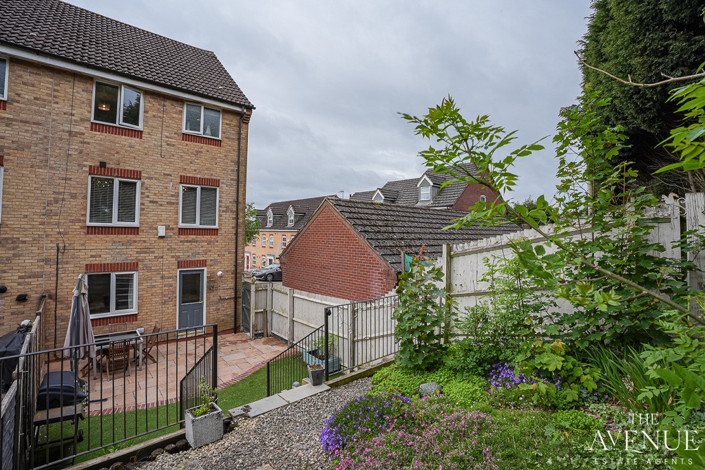 3 bed town house for sale in Moorhen Way, Packmoor, Stoke-On-Trent, Staffordshire, ST7 28