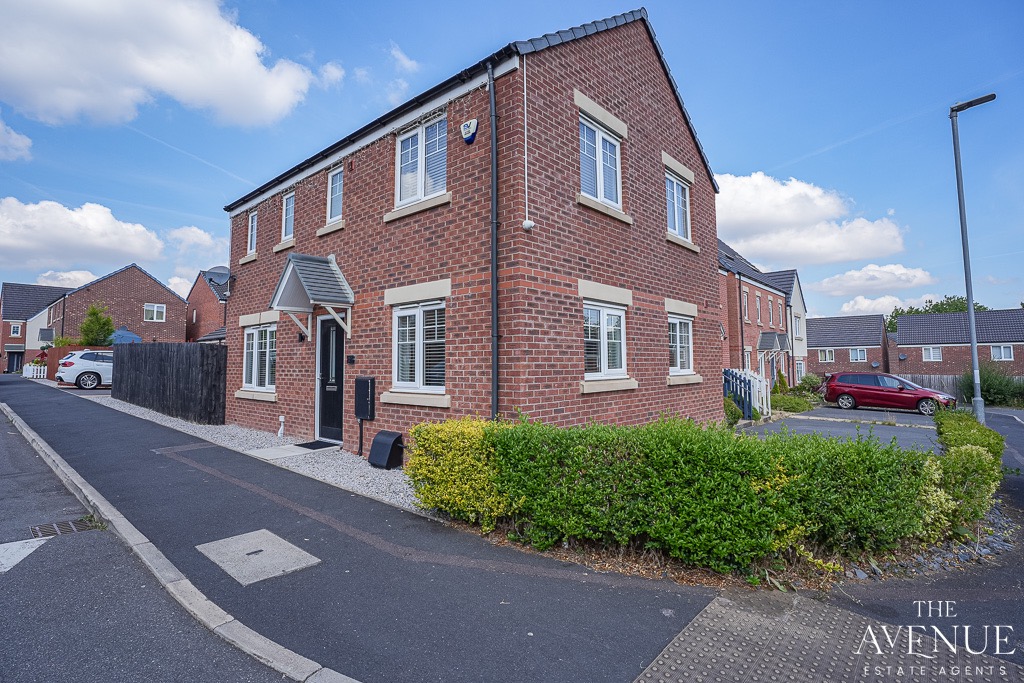 3 bed detached house for sale in Peter Cartlidge Grove, Hartshill, Stoke-on-trent, Staffordshire, ST4 6FG  - Property Image 1